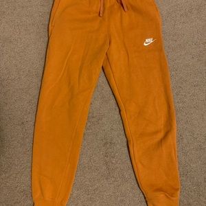 Women’s Nike sweatpants